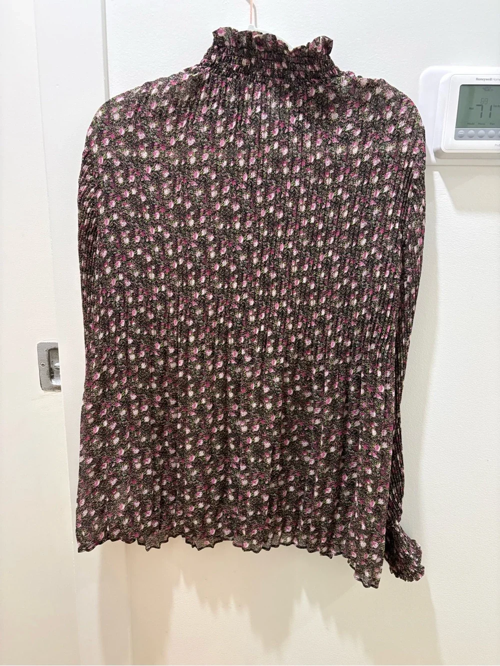 CABI | Smocked Ruffle Neck Floral Long-Sleeve Top - Picture 4 of 6